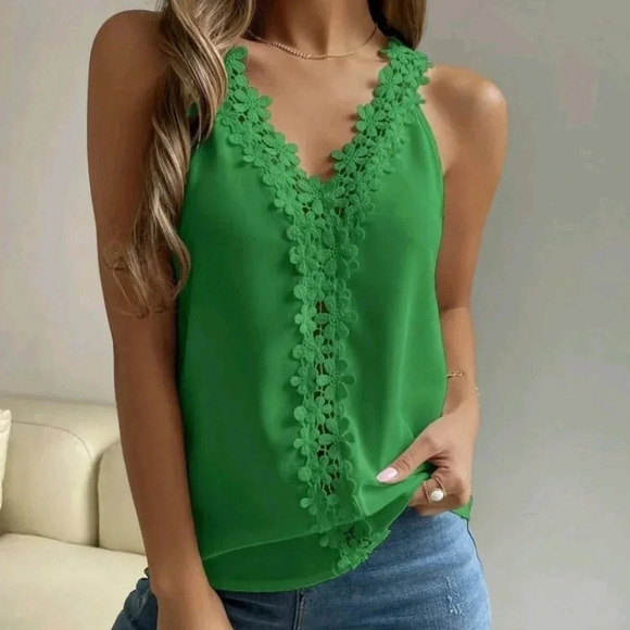 Guipure Lace Panel Tank Top - Picture 2 of 6